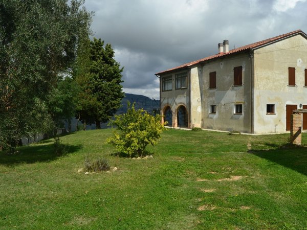 casa indipendente in vendita a Sassocorvaro Auditore in zona Auditore
