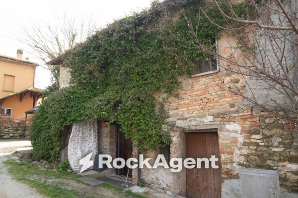 casa indipendente in vendita a Sassocorvaro Auditore in zona Sassocorvaro