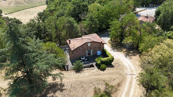 casa indipendente a Sassocorvaro Auditore in zona San Donato in Taviglione