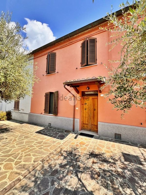casa indipendente in vendita a Sassocorvaro Auditore in zona Auditore