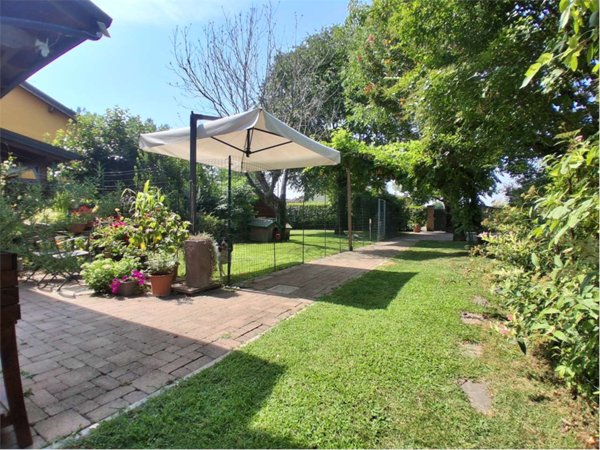 casa indipendente in vendita a Sassocorvaro Auditore in zona Castelnuovo