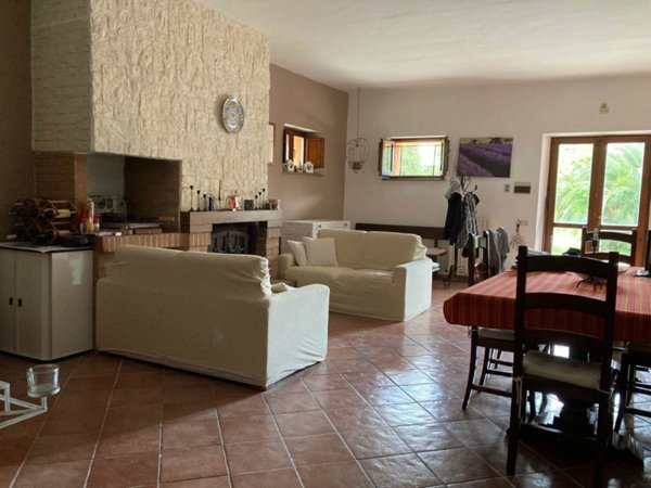 appartamento in vendita ad Agugliano in zona la Chiusa