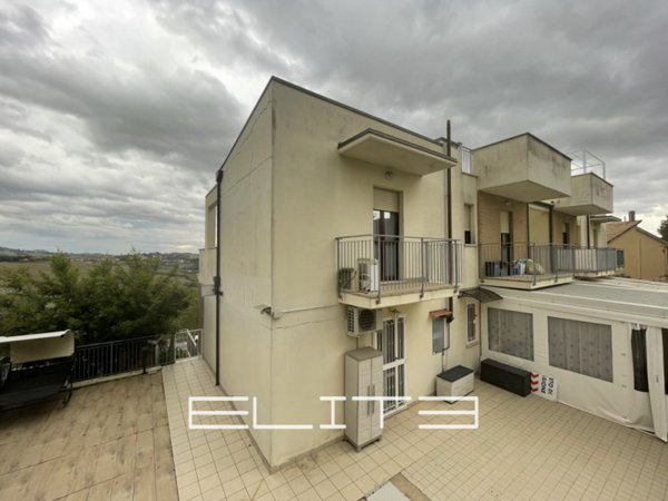 casa semindipendente in vendita ad Agugliano