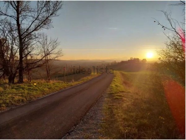 casale in vendita ad Agugliano