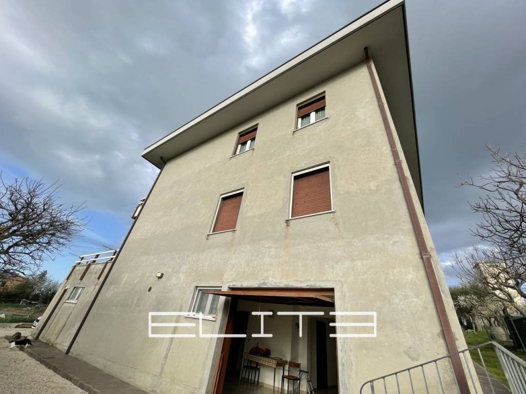 casa indipendente in vendita ad Agugliano