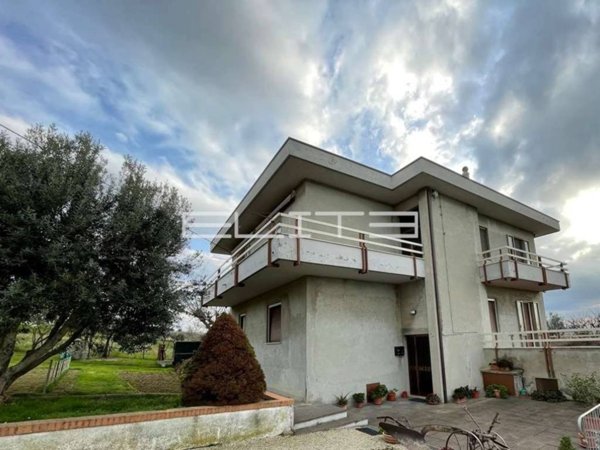 casa indipendente in vendita ad Agugliano
