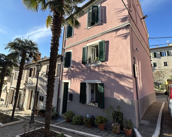 casa semindipendente in vendita ad Agugliano