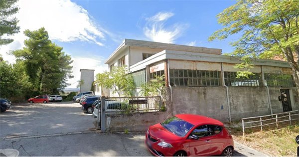 capannone in vendita ad Agugliano
