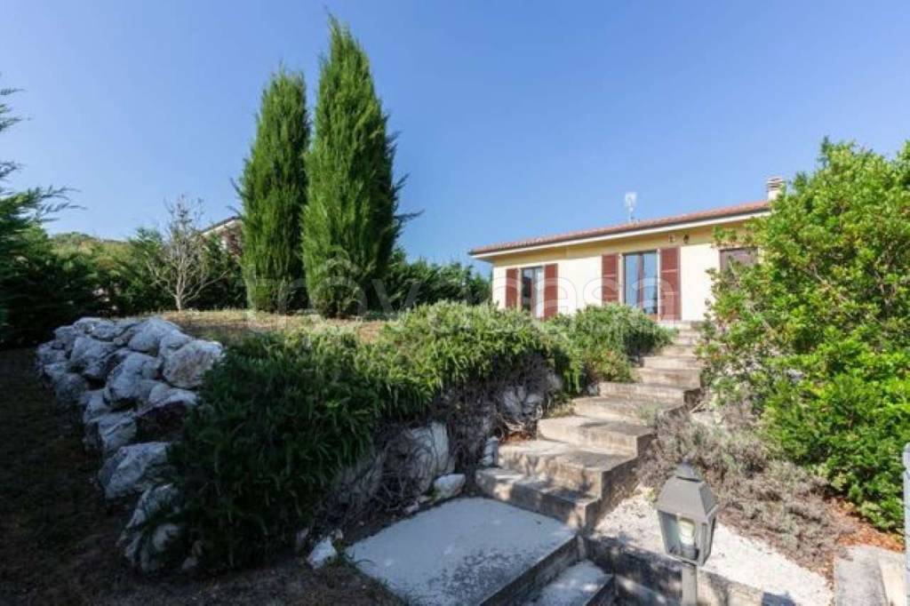 casa indipendente in vendita ad Agugliano
