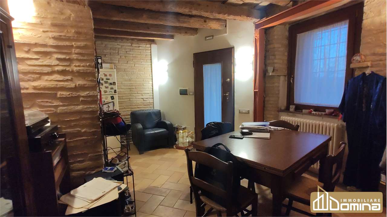 appartamento in vendita ad Agugliano in zona Castel d'Emilio