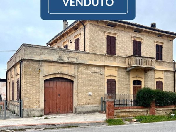 appartamento in vendita ad Agugliano