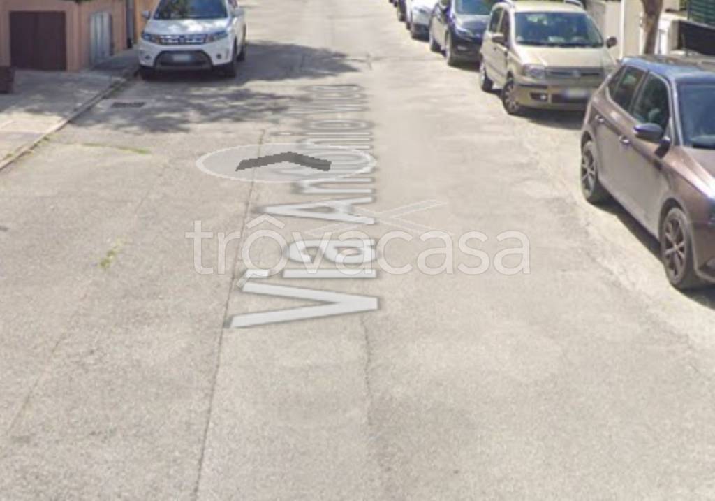 negozio in vendita ad Agugliano