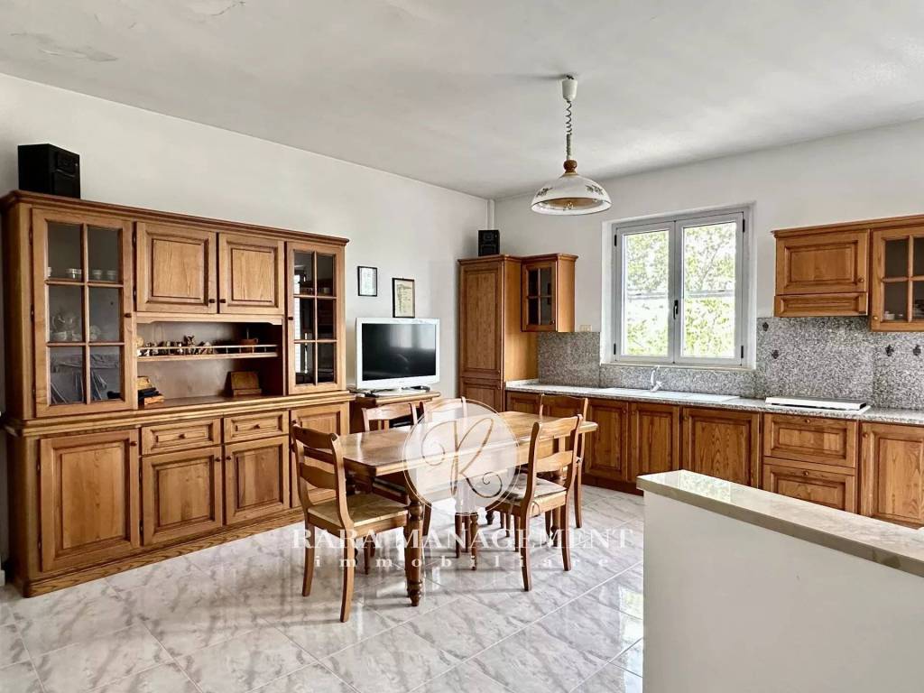 appartamento in vendita ad Agugliano in zona Castel d'Emilio