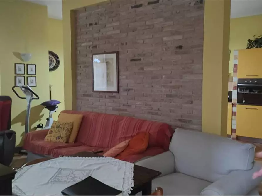 casa indipendente in vendita ad Agugliano in zona Castel d'Emilio