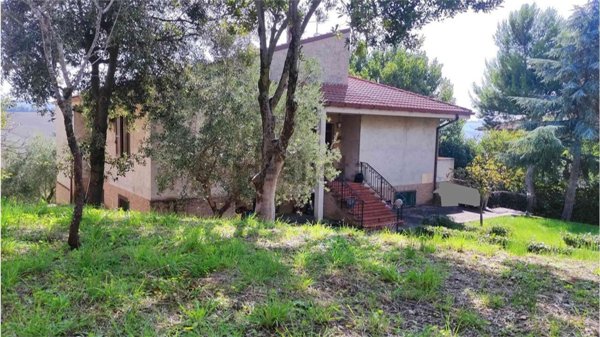 casa indipendente in vendita ad Agugliano