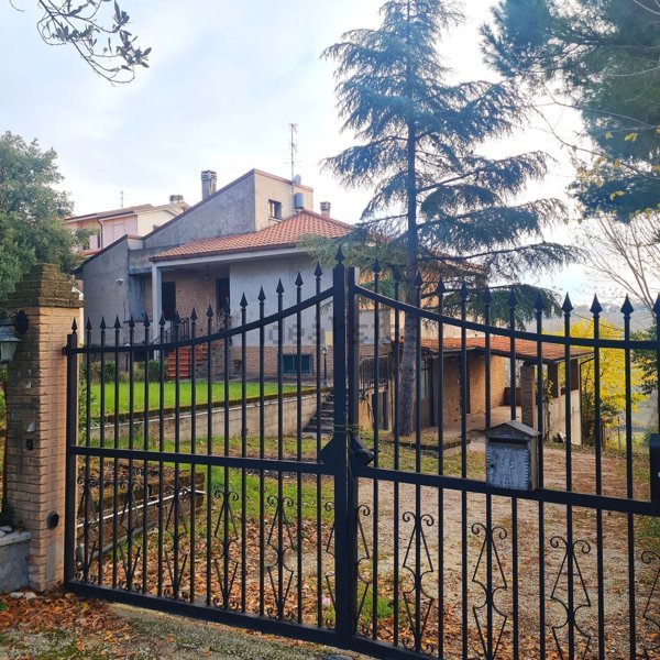 casa indipendente in vendita ad Agugliano