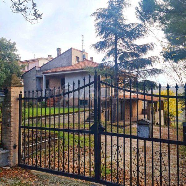 casa indipendente in vendita ad Agugliano