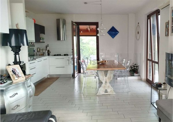 casa indipendente in vendita ad Agugliano in zona Castel d'Emilio