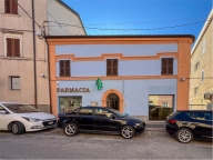 locale commerciale in vendita ad Agugliano