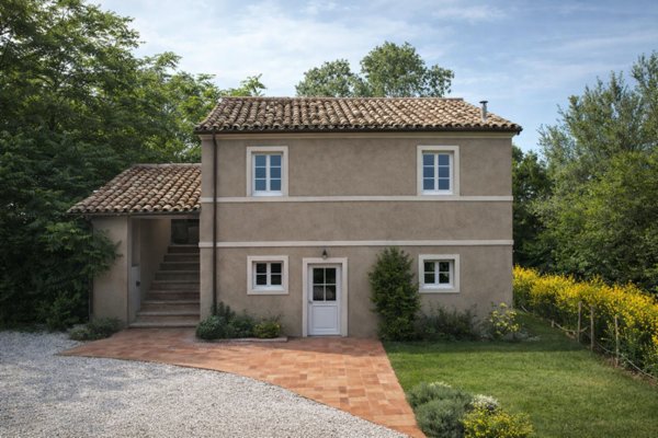 casale in vendita ad Agugliano in zona Castel d'Emilio