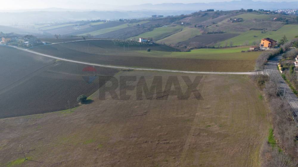 terreno edificabile in vendita ad Agugliano