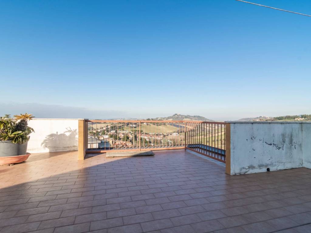 appartamento in vendita ad Agugliano