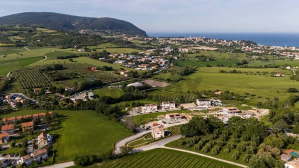 appartamento in vendita ad Agugliano