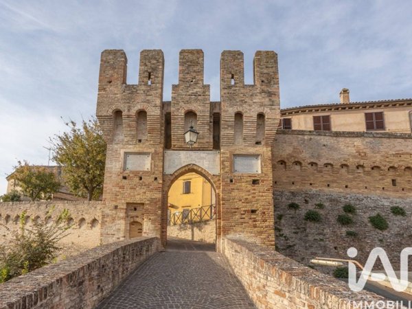 appartamento in vendita ad Agugliano in zona Castel d'Emilio