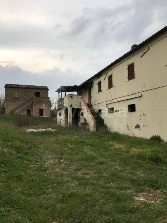 casa indipendente in vendita ad Agugliano in zona Castel d'Emilio