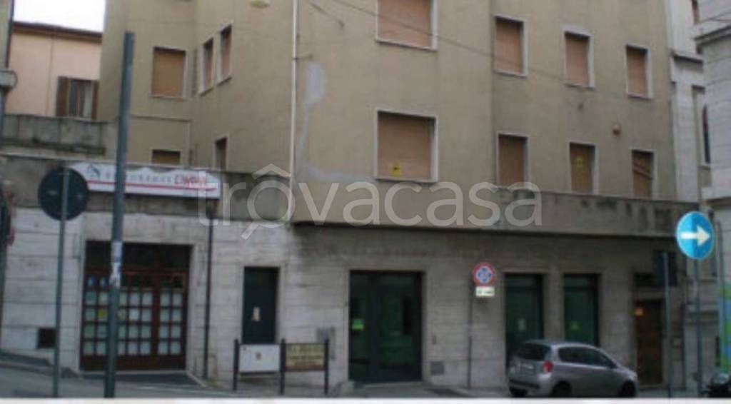 negozio in vendita ad Ancona in zona Centro Storico