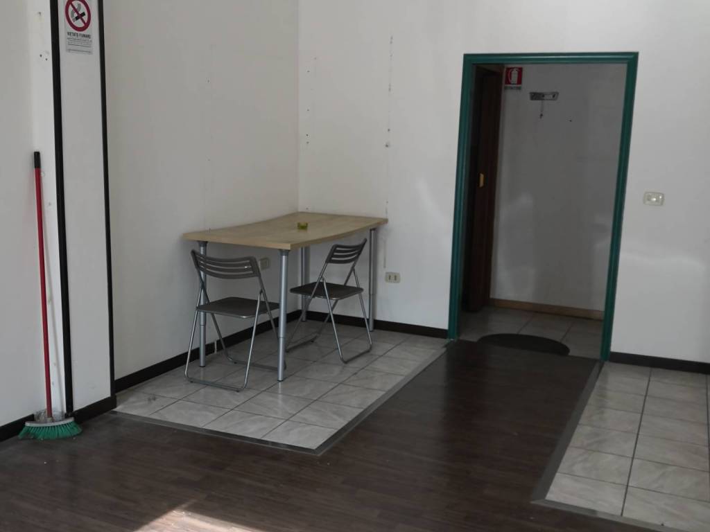 negozio in vendita ad Ancona