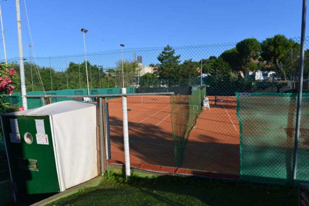 negozio in vendita ad Ancona