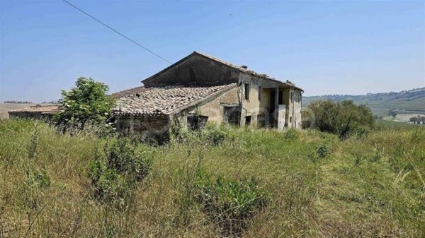 casa indipendente in vendita ad Ancona in zona Paterno