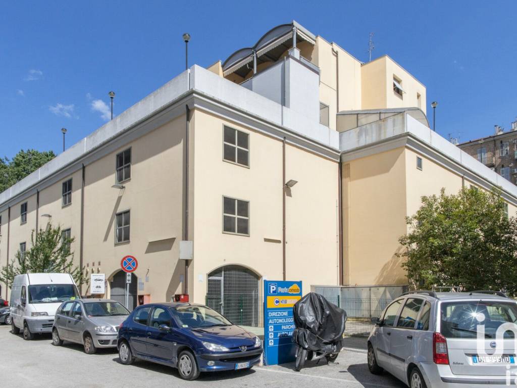 intera palazzina in vendita ad Ancona in zona Piano San Lazzaro