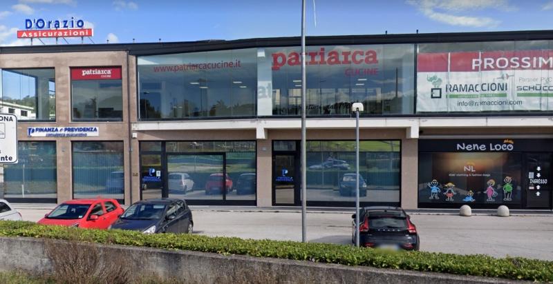 negozio in vendita ad Ancona in zona Passetto