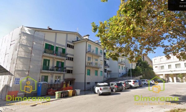 casa indipendente in vendita ad Ancona in zona Collemarino