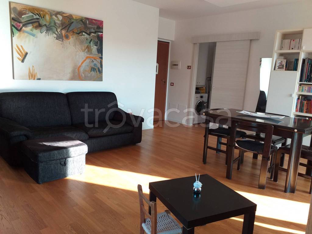 appartamento in vendita ad Ancona in zona Varano