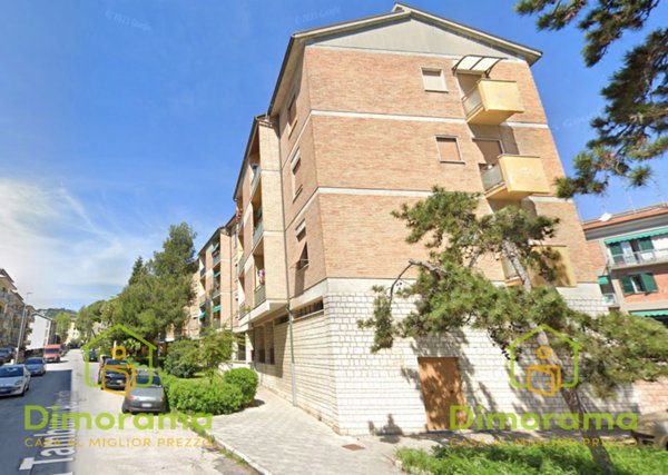 appartamento in vendita ad Ancona in zona Collemarino