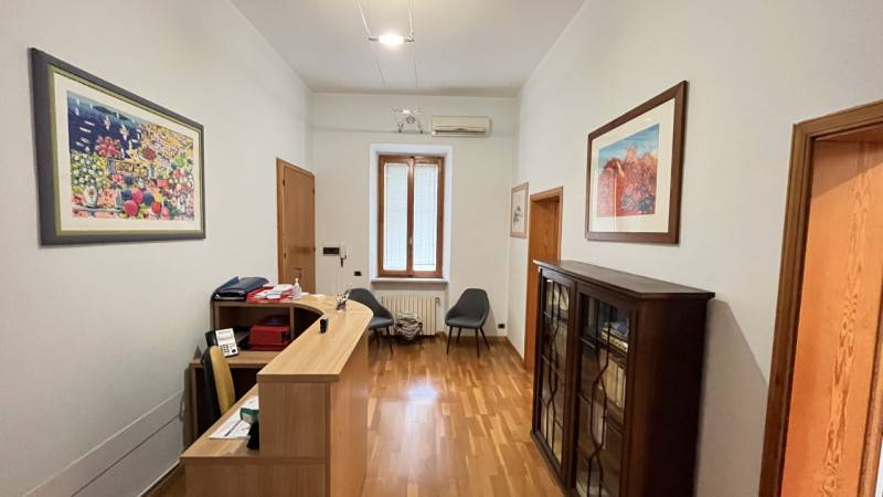 ufficio in vendita ad Ancona in zona Centro Storico
