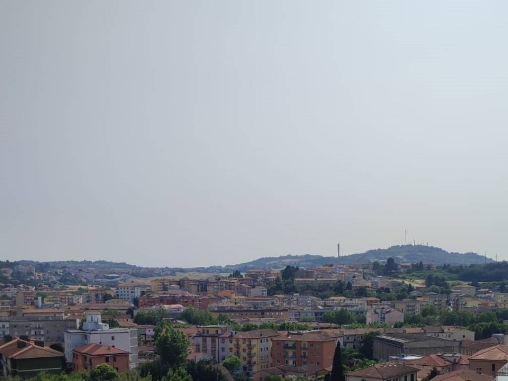 appartamento in vendita ad Ancona in zona Piano San Lazzaro
