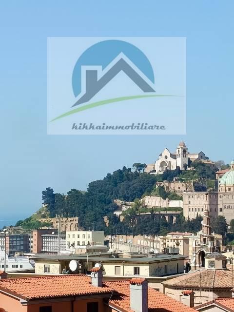 appartamento in vendita ad Ancona in zona Centro Storico