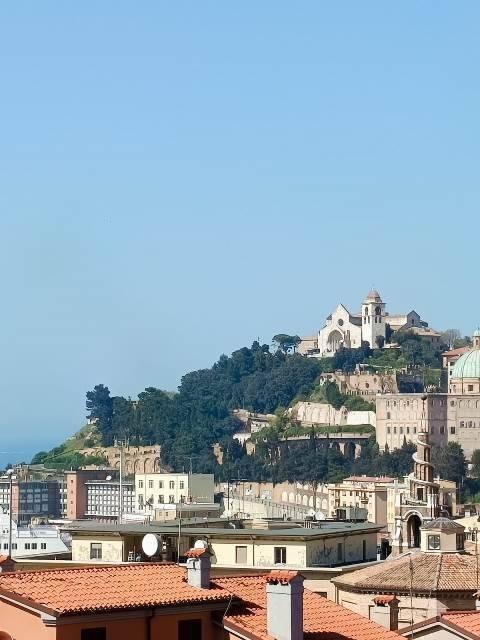 appartamento in vendita ad Ancona in zona Centro Storico