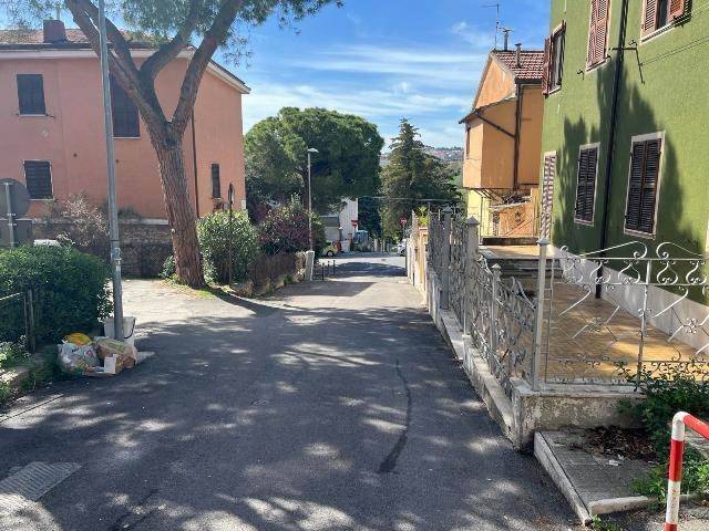 appartamento in vendita ad Ancona in zona Piano San Lazzaro