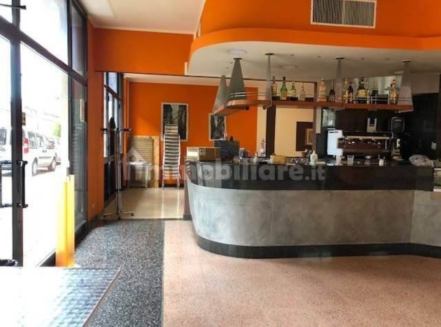 negozio in vendita ad Ancona in zona Piano San Lazzaro