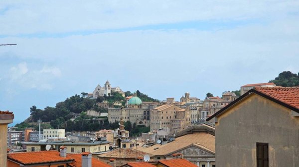 appartamento in vendita ad Ancona in zona Centro Storico