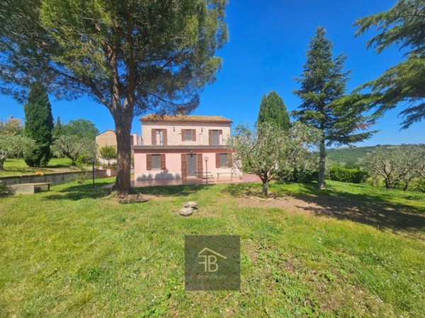 casa indipendente in vendita ad Ancona in zona Piano San Lazzaro