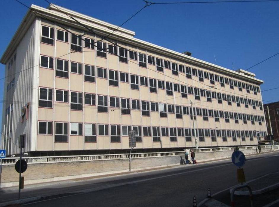 intera palazzina in vendita ad Ancona in zona Piano San Lazzaro