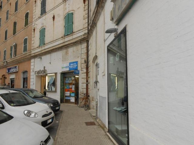 negozio in vendita ad Ancona