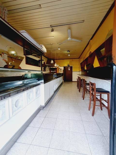 negozio in vendita ad Ancona in zona Tavernelle