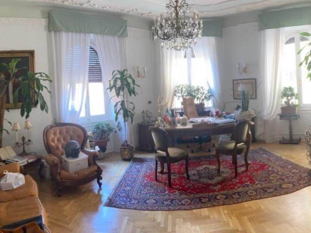 appartamento in vendita ad Ancona in zona Adriatico